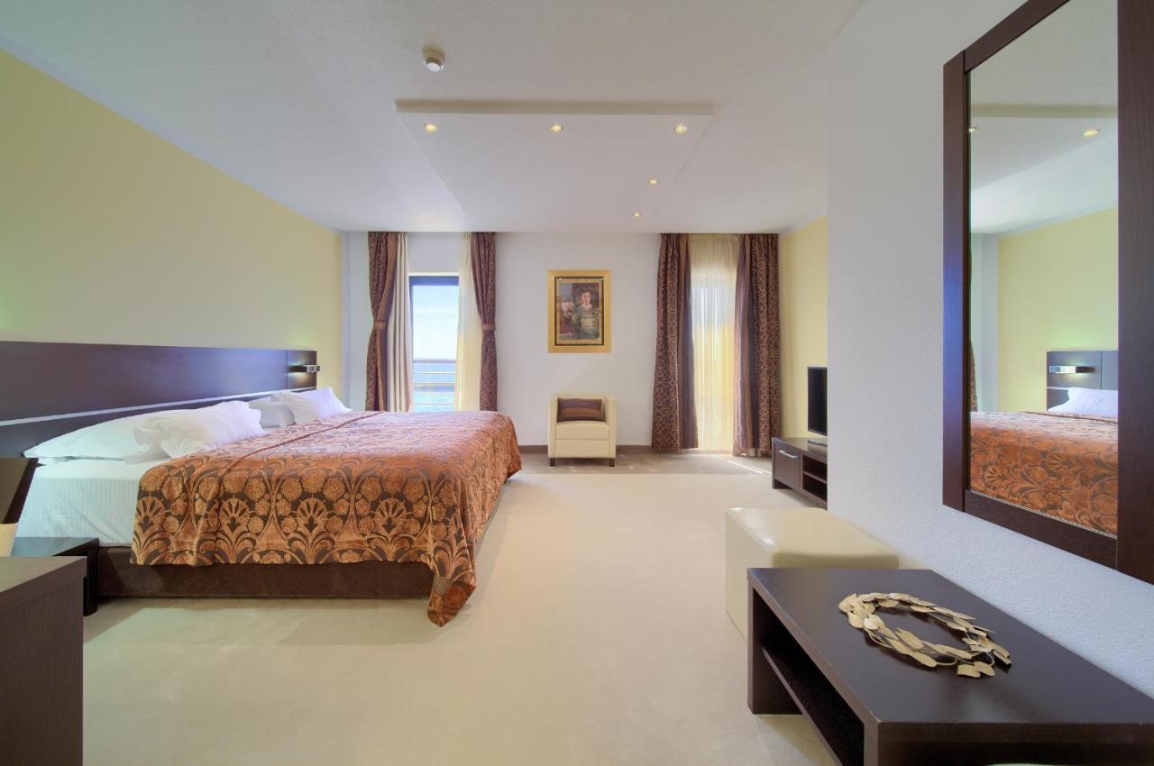 Hotel Marina Krk Town Eksteriør billede