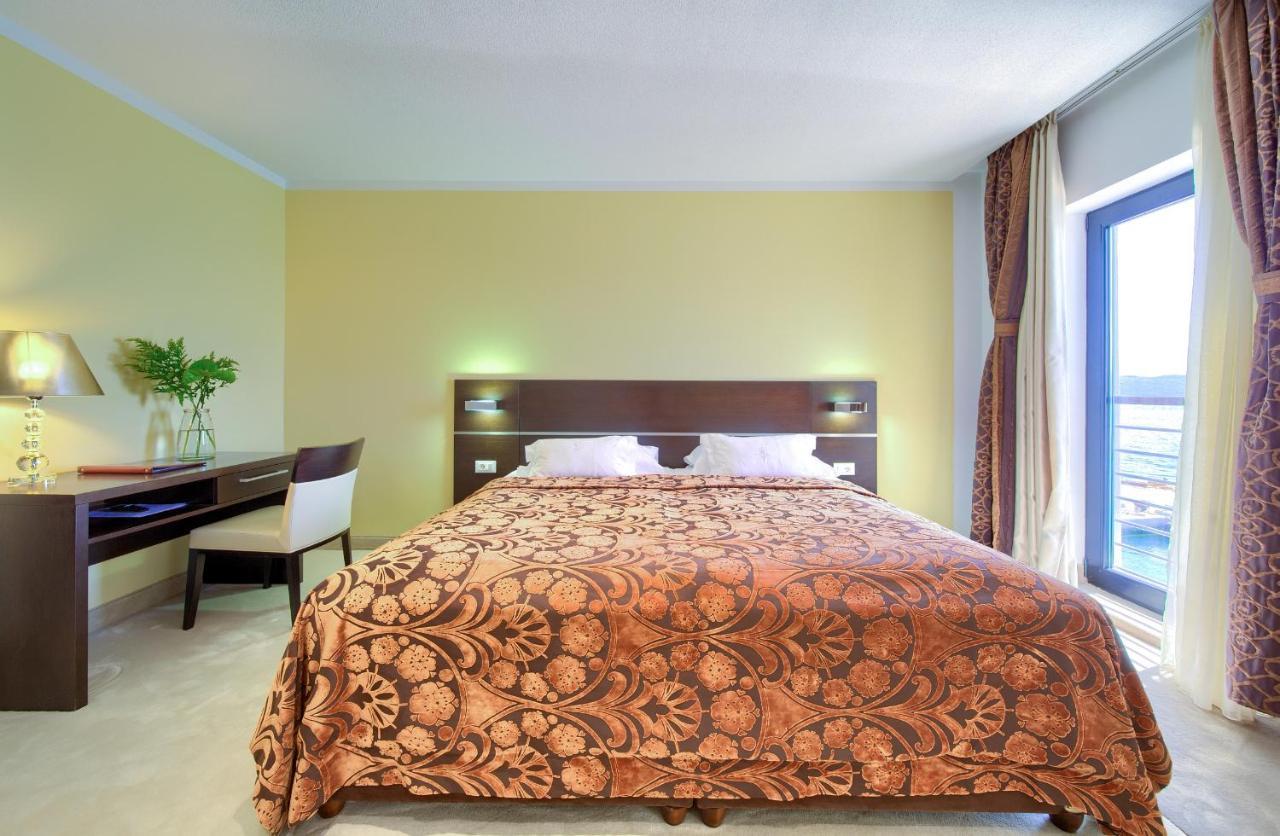 Hotel Marina Krk Town Eksteriør billede